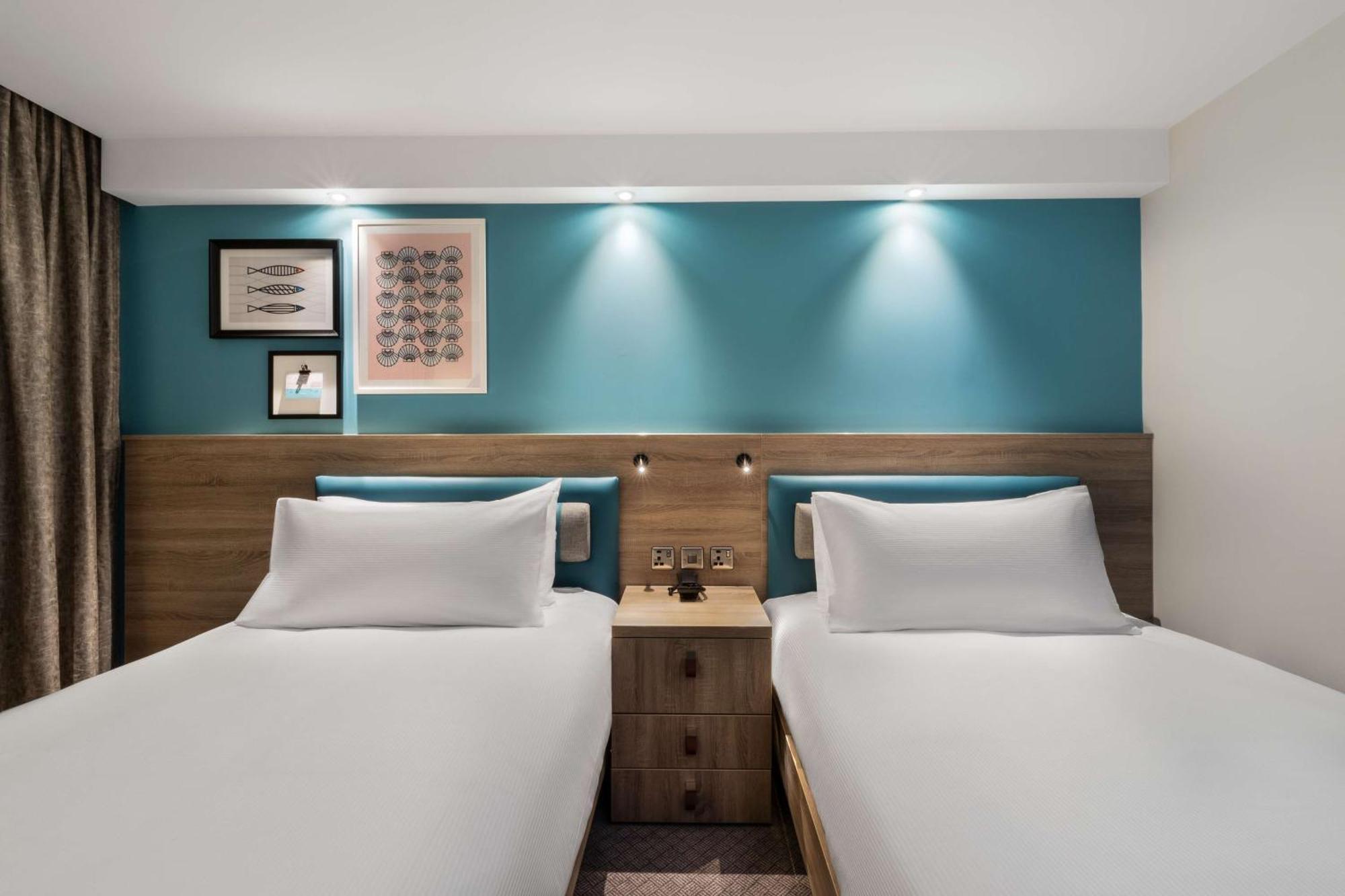 Hampton By Hilton Torquay Hotel Екстериор снимка