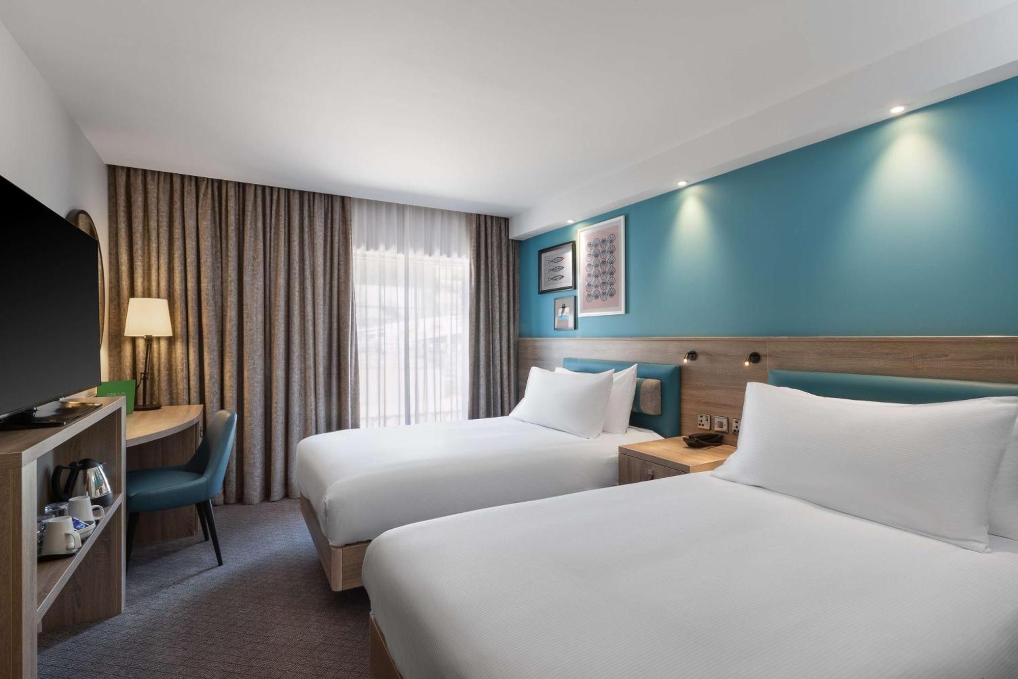 Hampton By Hilton Torquay Hotel Екстериор снимка
