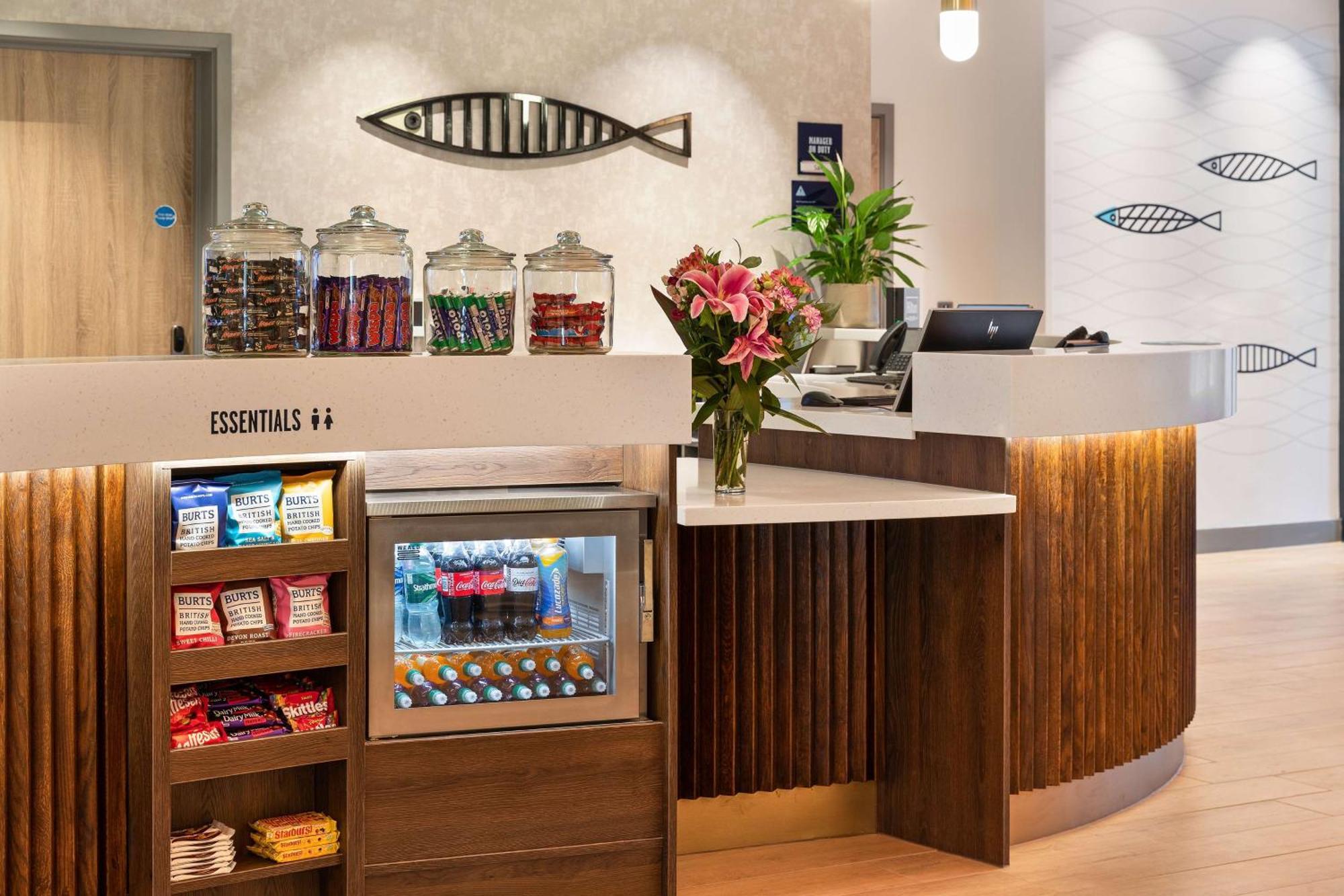 Hampton By Hilton Torquay Hotel Екстериор снимка