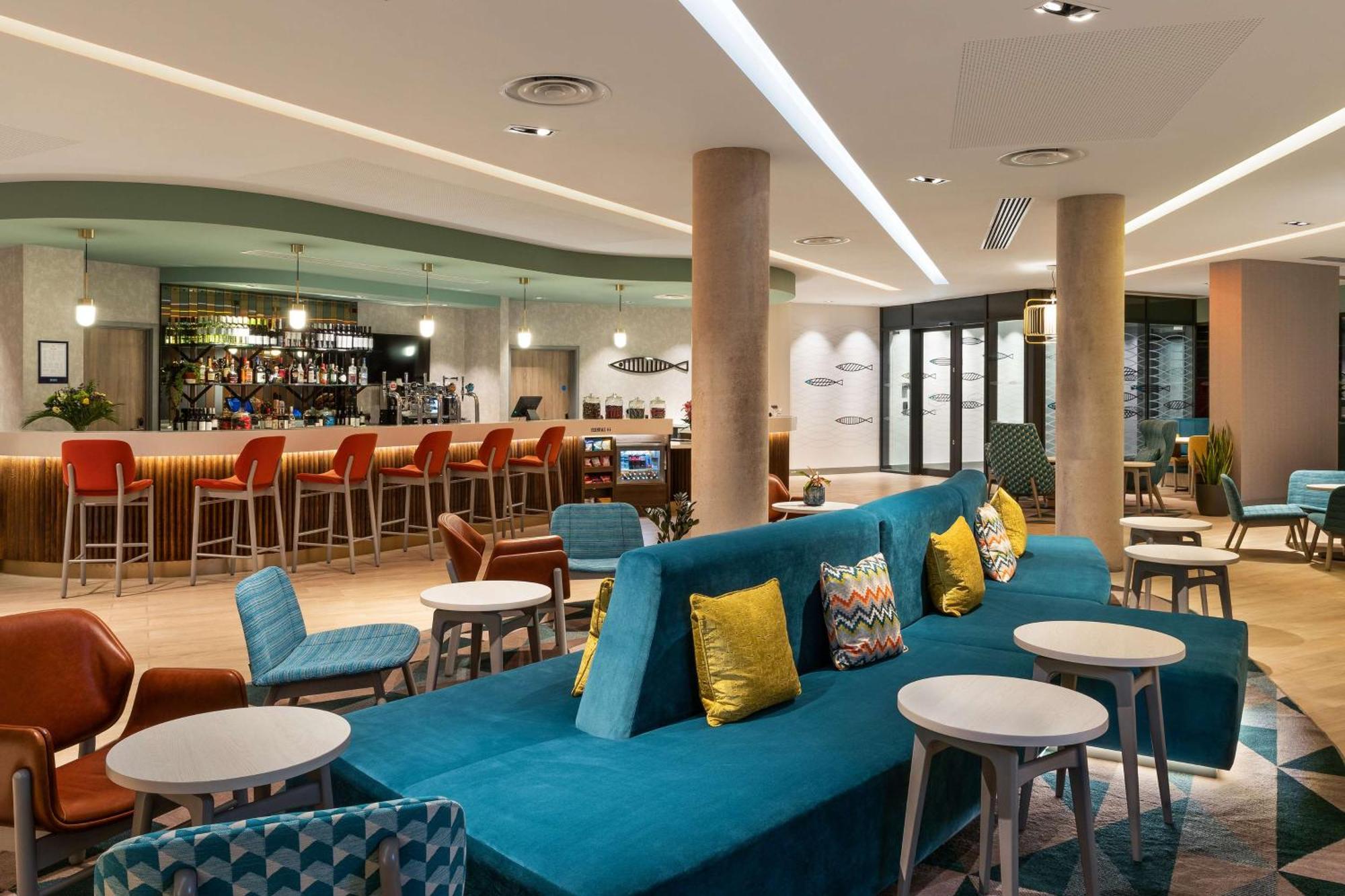 Hampton By Hilton Torquay Hotel Екстериор снимка