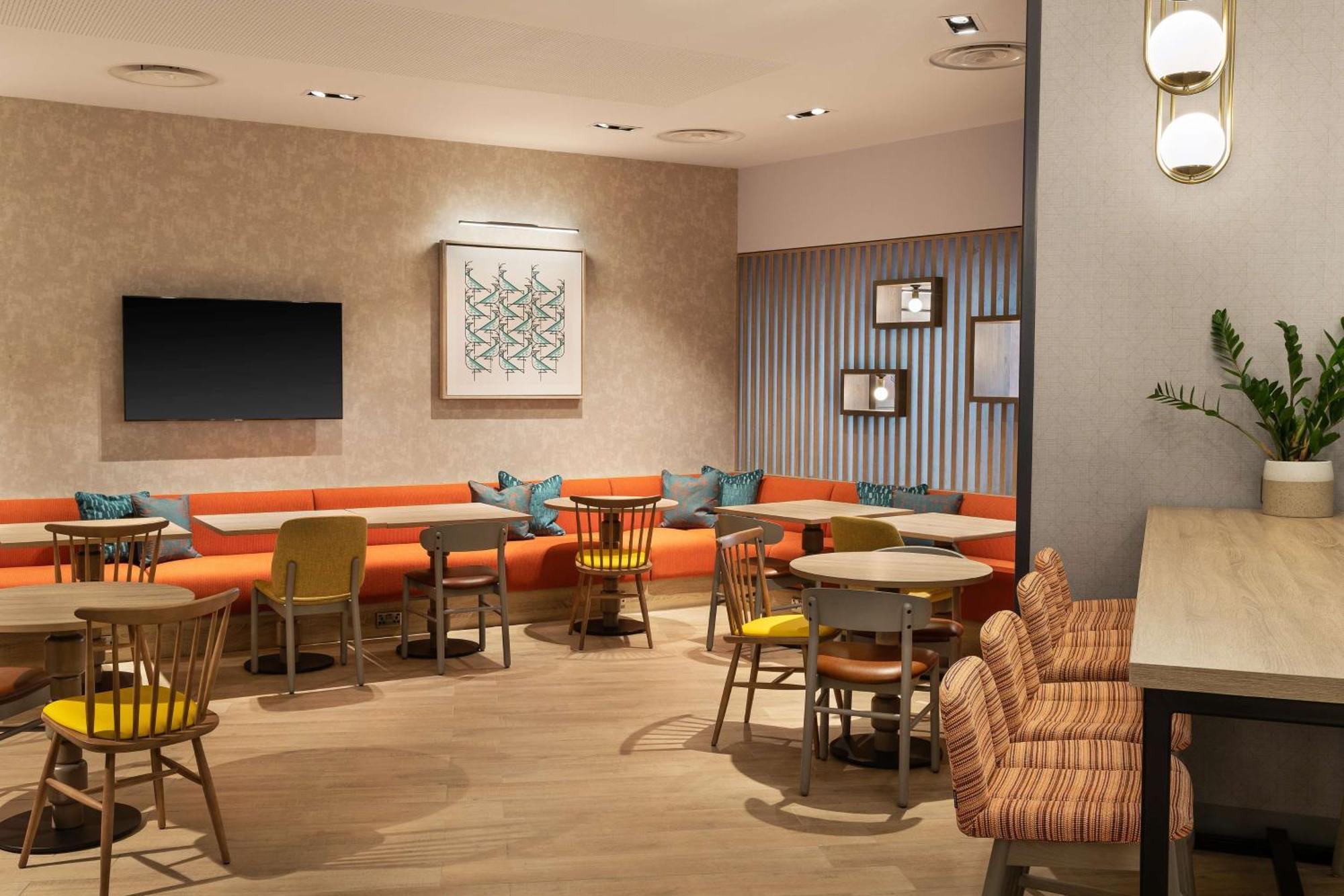 Hampton By Hilton Torquay Hotel Екстериор снимка