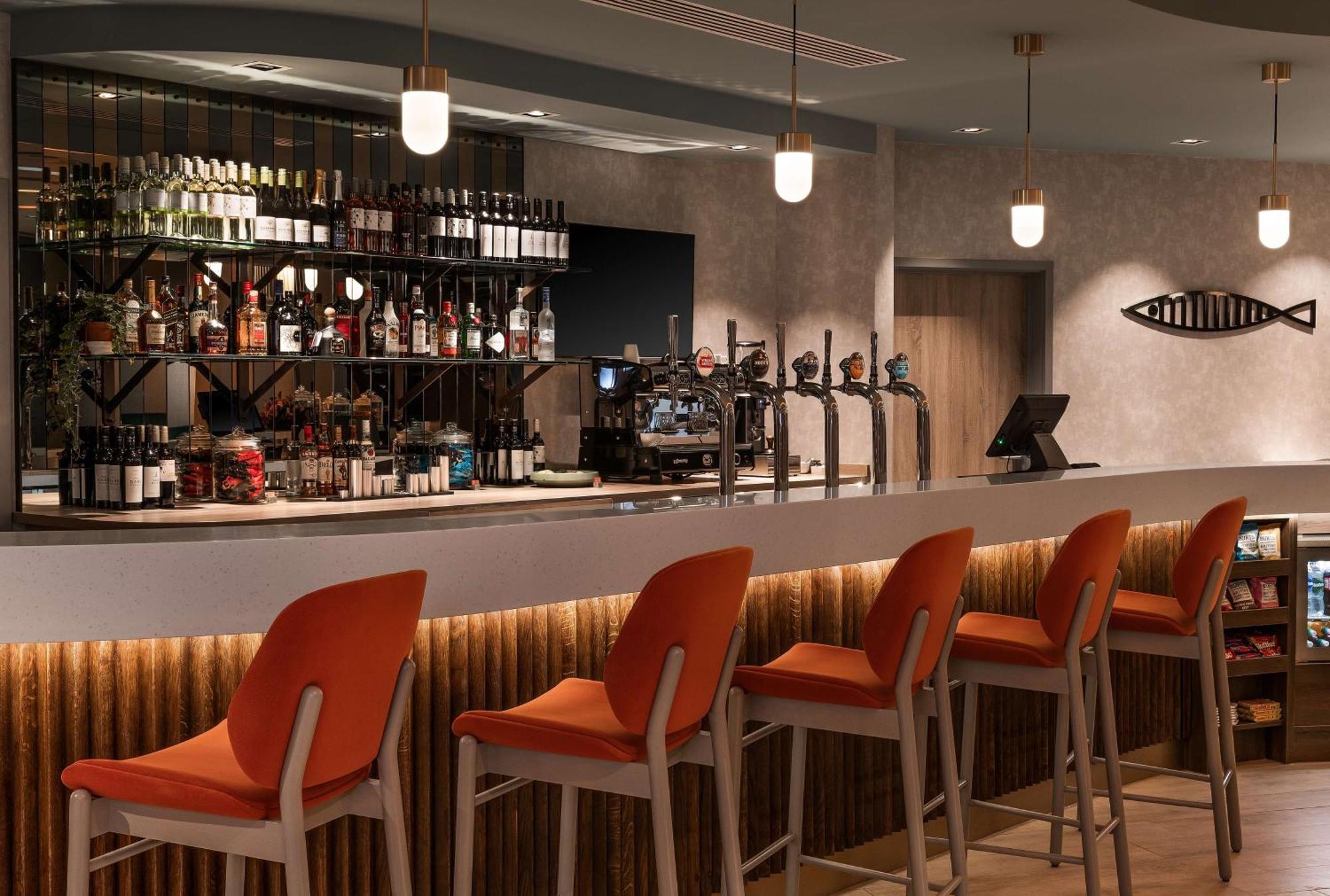 Hampton By Hilton Torquay Hotel Екстериор снимка